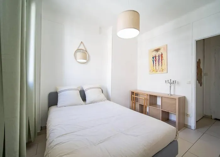Appartement Tout Equipe Balcon 4 Pers St Charles